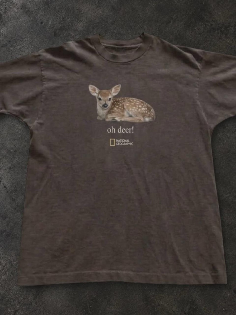 National Geographic T-shirt with deer graphic unisex